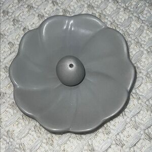 NWT Gray Ceramic Flower Incense Burner